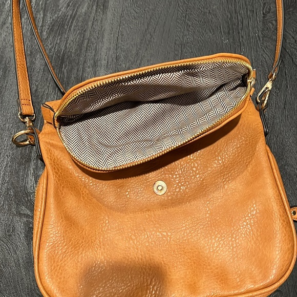 Moda Luxe Brown General Use Purse w/Various Zippers & Pockets - Picture 6 of 14